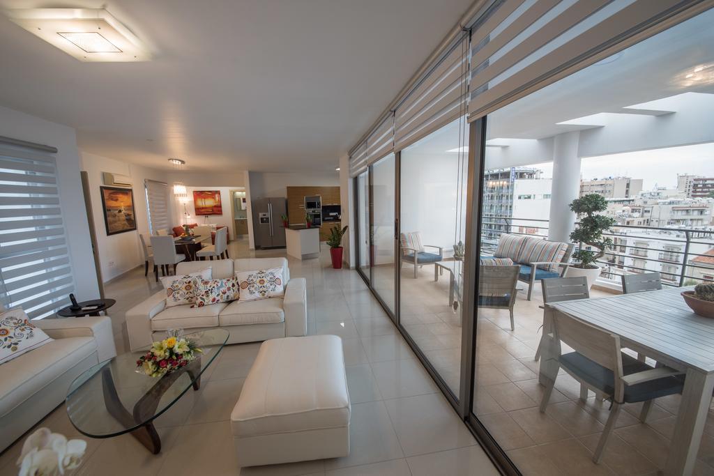 Skylight Megaron Apartment Larnaca Ngoại thất bức ảnh