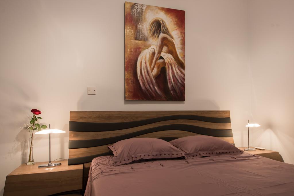Skylight Megaron Apartment Larnaca Ngoại thất bức ảnh