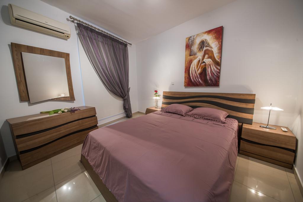 Skylight Megaron Apartment Larnaca Ngoại thất bức ảnh